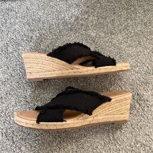 Journey Collection Black Wedge Espadrille Sandals - 8